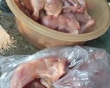 A picture of step 1 of Chicken spicy broast.