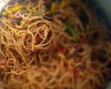 A picture of step 8 of Stir fry spaghetti.