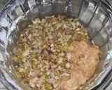 A picture of step 4 of Pizza muffins.
