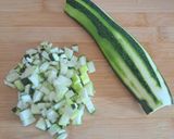 Une image de l'étape 1 de Verrines de thon à la chantilly de chèvre et courgettes.