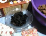 Foto langkah ke 1 dari resep Choco crunch with raisin (37).
