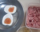 รูปขั้นตอนการทำที่ 1 ของ หมูสับผัดไข่เค็ม