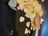 Stir-fry King prawns in curry powder & egg