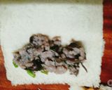 Hình bước làm 2 của món Bánh sandwich nướng nhân mặn