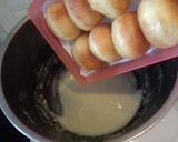 Foto langkah ke 7 dari resep Donat Topping Susu Gula Pasir.