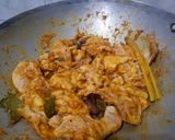 Foto langkah ke 4 dari resep Ayam ungkep rempah gurih untuk bekal sekolah(empuk, bumbu meresap, tahan seharian).