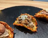 Foto del passaggio 6 della ricetta Cialda croccante di patate, crema di lenticchie con bocconcino di salciccia 🥔🫘🥓