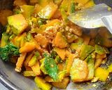 รูปขั้นตอนการทำที่ 5 ของ ฟักทองผัดไข่