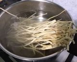 Une image de l'étape 7 de Tagliatelles au poulet tomates et sauce roquefort.