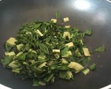 Foto del paso 3 de la receta: Corbatitas a la Florentina con un toque de atún