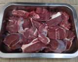 Foto langkah ke 1 dari resep Semur Daging Kentang.