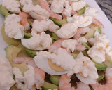 Foto del paso 7 de la receta: Ensalada de patatas, aguacate y langostinos 🥑🦐