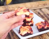 Foto langkah ke 3 dari resep Redvelvet creamcheese brownies quick & easy.