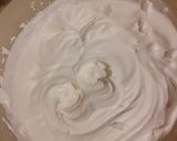 Foto del passaggio 2 della ricetta Zuccotto mimosa con pompelmo rosa