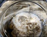A picture of step 2 of Baked oats with pecans topping.