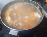 Foto del paso 2 de la receta: Consomé de pollo (Sanadora, Rápida y Muy Rica)