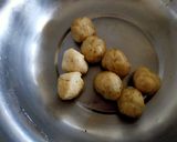 A picture of step 4 of Rajasthani Kachori.
