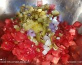 Foto del paso 3 de la receta: Carpaccio de galera, con tartar de tomate y cosas😂😂😂