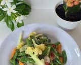 Foto langkah ke 5 dari resep Oseng Kembang Kol Kacang.