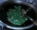 Foto langkah ke 2 dari resep Kacang panjang tumis kering simple.