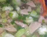 Foto langkah ke 4 dari resep Sup oyong dan bakso.