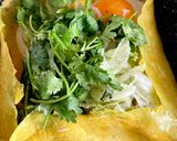 รูปขั้นตอนการทำที่ 2 ของ เครปญวนไส้ไข่ดาวเห็ดหอมและผักสด🧅🫑🥬Vietnamese Crepe with Egg and Fresh Veg and Herbs🌿🍅🥬