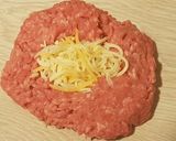 Foto del paso 2 de la receta: Cheese burger de Cebolla Roja Caramelizada con Soja y Miel