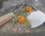 Foto del paso 3 de la receta: Budín de Banana con dulce de Leche y pasas de uvas