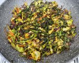 Foto del passaggio 4 della ricetta Nudles con verdure saltate e uova