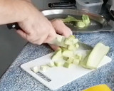 Foto del paso 5 de la receta: Choco en salsa con garbanzos