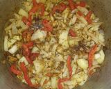 Foto del paso 2 de la receta: Patas muslos con verduras y salsa