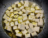 Foto del paso 2 de la receta: Salteado de espárragos trigueros con tofu caramelizado