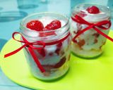 รูปขั้นตอนการทำที่ 2 ของ Strawberry Yogurt Parfait (แบบง่ายๆ)