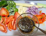 Foto langkah ke 1 dari resep Ayam Kuah Hitam Pandan Wangi🍗🥘_ (dng.Creamer).