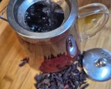 Foto del paso 1 de la receta Zumo de fresas con agua de hibisco