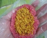 Foto langkah ke 6 dari resep Lemper Pink Kulit Buah Naga.