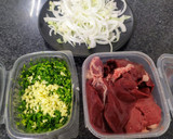 Foto del paso 1 de la receta: Higaditos de pollo encebollados