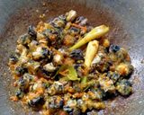 Foto langkah ke 2 dari resep Oseng Mercon Keong/Siput.