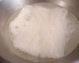 Une image de l'étape 4 de Rouleaux de printemps aux crevettes.