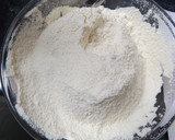 Foto del paso 1 de la receta: Rosca de harina de espelta integral con ciruelas secas