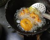 A picture of step 6 of Sambar vada.