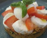 Foto del passaggio 8 della ricetta Tortino caprese