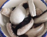Hình bước làm 7 của món Mì Tàu Thập Cẩm Gà Ngũ Vị