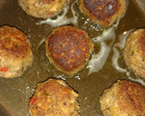 Foto del paso 4 de la receta: 💚 Albóndigas de lentejas 💚 Estofadas en salsa putanesca🖤