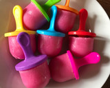 Foto del paso 4 de la receta: Helados de batido de fresa🍓