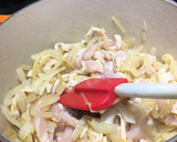 Foto del paso 3 de la receta: Pollo en salsa de tomate aromático con hierbas y alcaparras