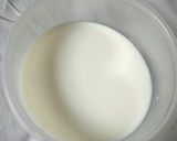 A picture of step 3 of Rose milk ice apple.