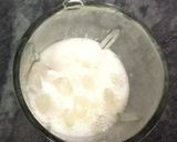 A picture of step 3 of Chikoo milkshake.