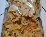 Foto langkah ke 6 dari resep Rempeyek Kacang Renyah untuk Hampers Lebaran.