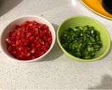 Foto del paso 2 de la receta: Arroz con salmón y pimientos